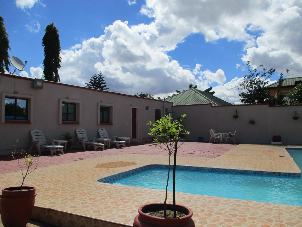 Avon Apartments Lilongüe Exterior foto